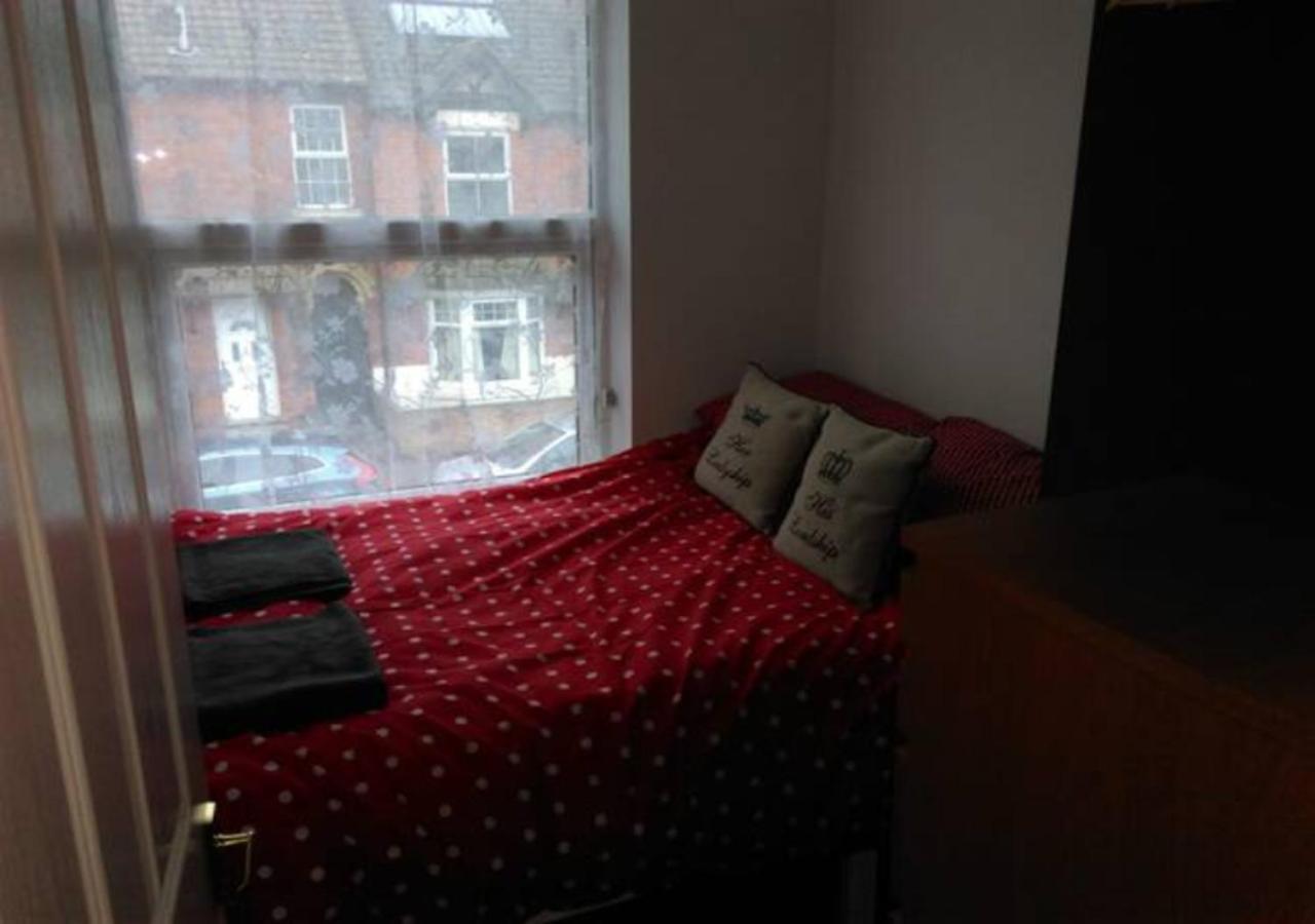 4 Bedroom House For Corporate Stays In Kettering Buitenkant foto