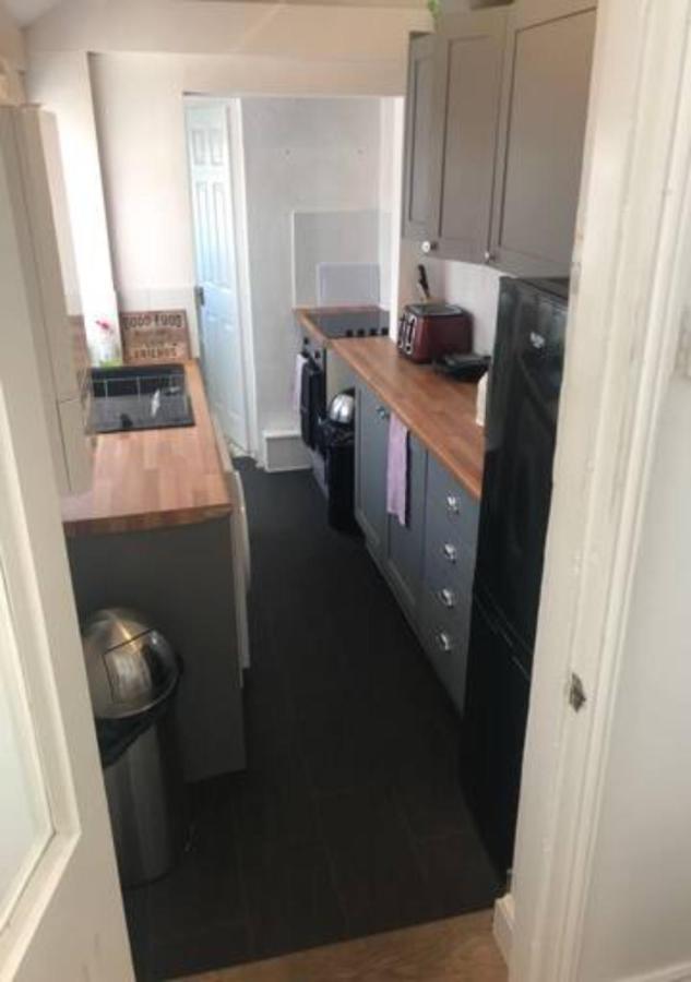 4 Bedroom House For Corporate Stays In Kettering Buitenkant foto